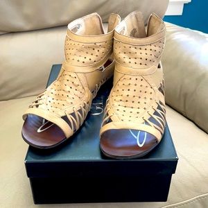 Boutique 9 ankle sandal